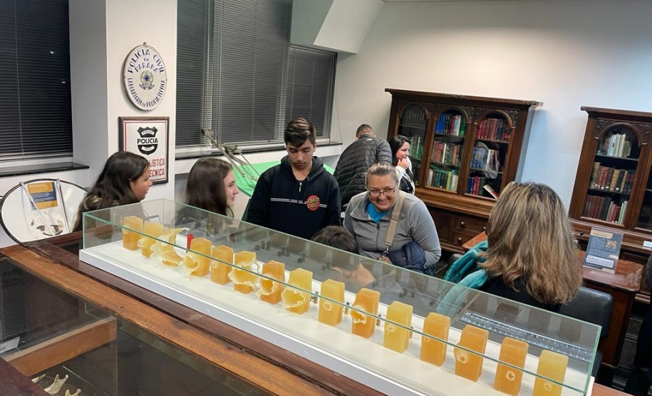 Museu Paranaense de Ciências Forenses recebe 250 visitantes durante a Semana Nacional de Museus 2023