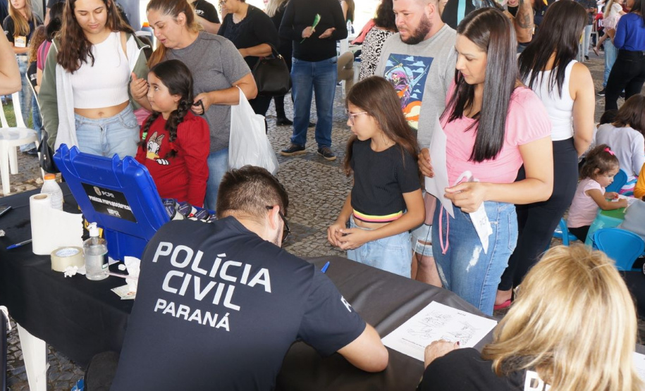 PCPR atende mais de 500 pessoas durante atividade em Fazenda Rio Grande