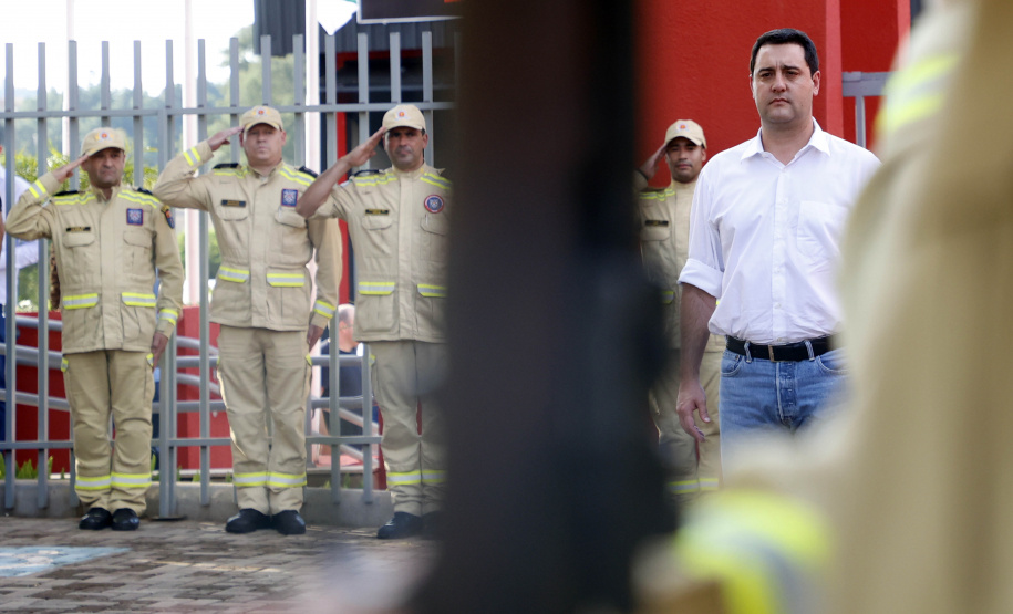 Governador inaugura sede do Corpo de Bombeiros e libera novos investimentos para Ivaiporã
