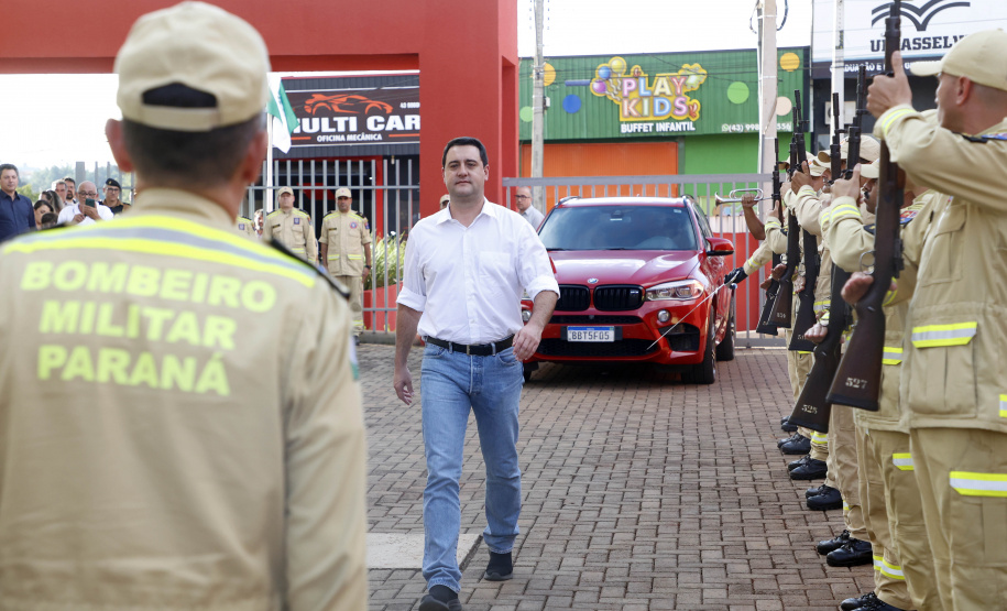 Governador inaugura sede do Corpo de Bombeiros e libera novos investimentos para Ivaiporã
