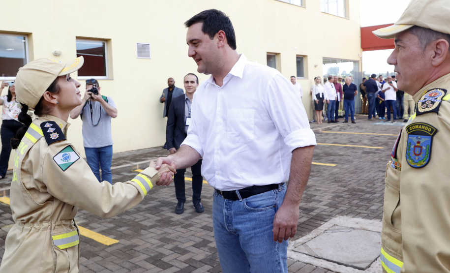 Governador inaugura sede do Corpo de Bombeiros e libera novos investimentos para Ivaiporã