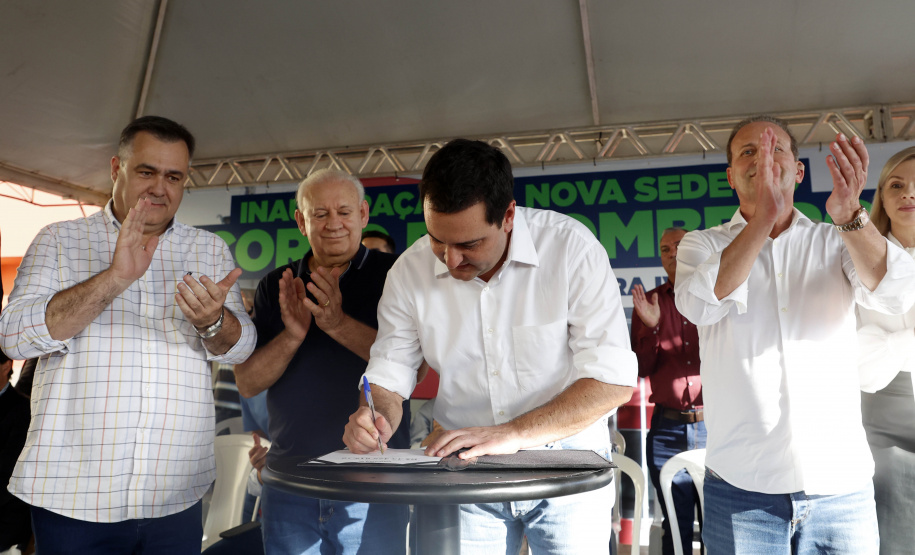 Governador inaugura sede do Corpo de Bombeiros e libera novos investimentos para Ivaiporã