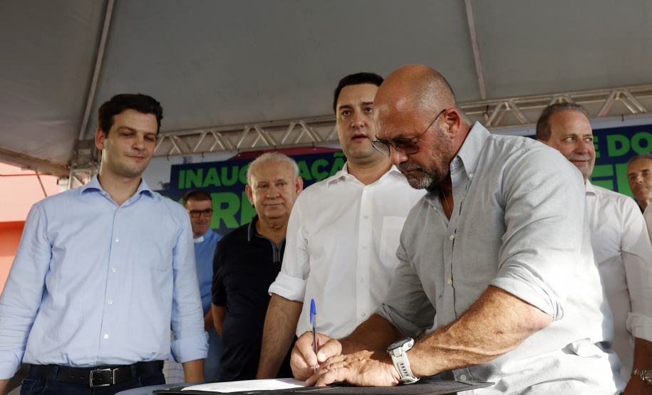 Governador inaugura sede do Corpo de Bombeiros e libera novos investimentos para Ivaiporã