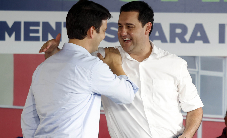 Governador inaugura sede do Corpo de Bombeiros e libera novos investimentos para Ivaiporã