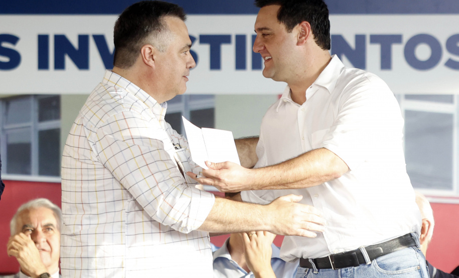 Governador inaugura sede do Corpo de Bombeiros e libera novos investimentos para Ivaiporã