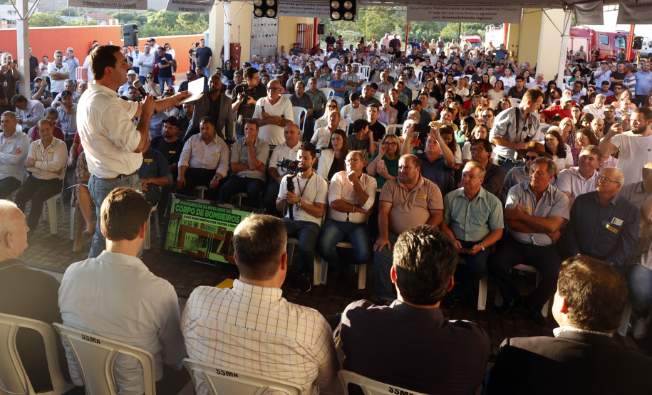 Governador inaugura sede do Corpo de Bombeiros e libera novos investimentos para Ivaiporã