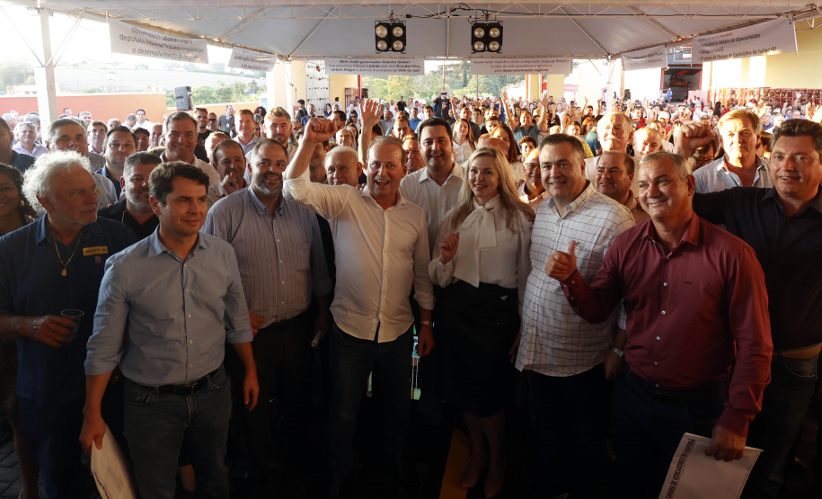 Governador inaugura sede do Corpo de Bombeiros e libera novos investimentos para Ivaiporã