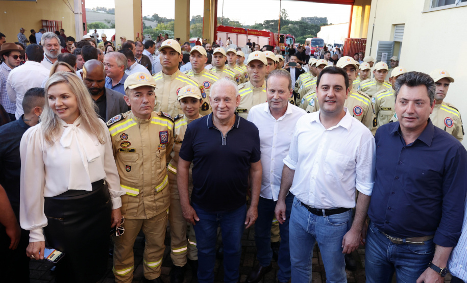 Governador inaugura sede do Corpo de Bombeiros e libera novos investimentos para Ivaiporã