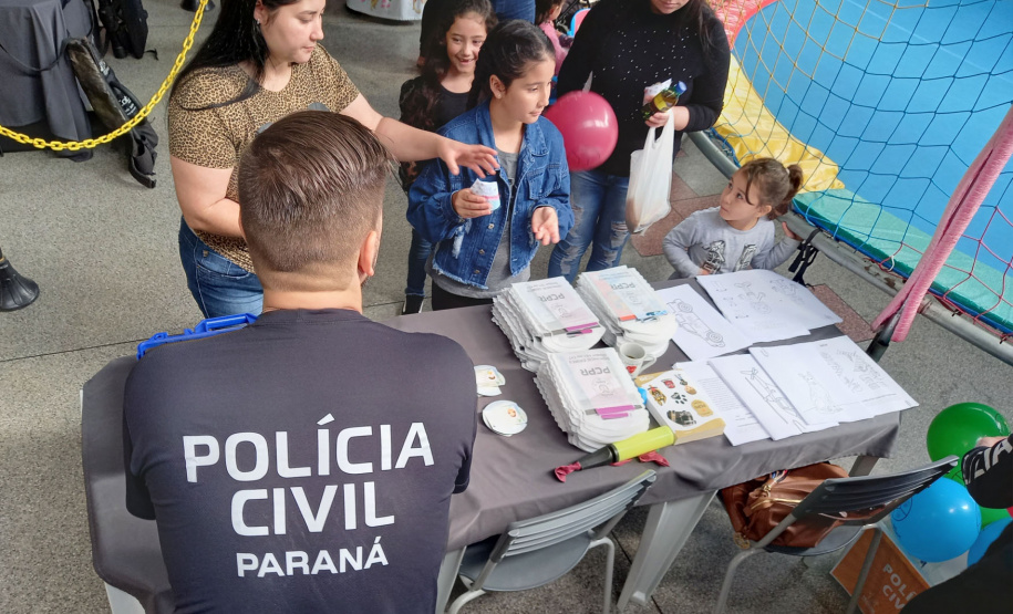 Polícia Civil confecciona 411 carteiras de identidade na PCPR na Comunidade em Colombo