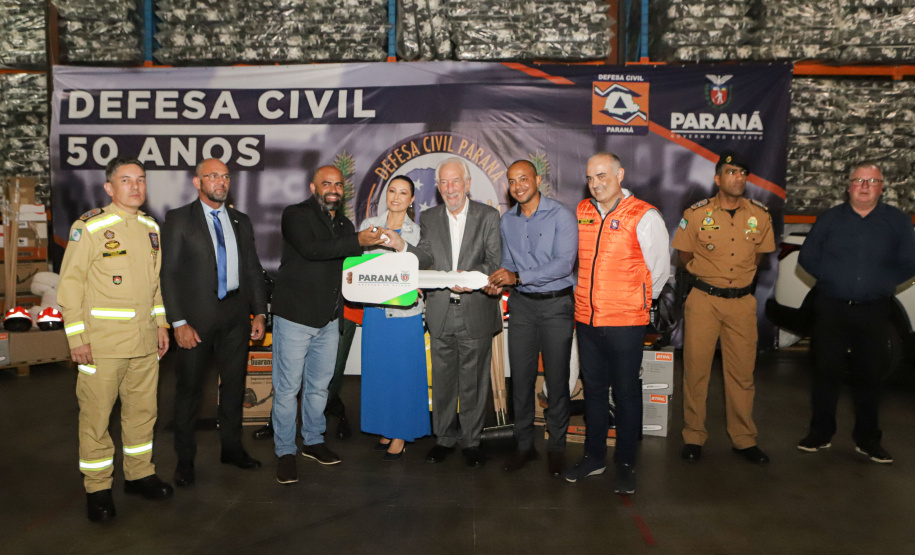 Piana entrega equipamentos para Bombeiros e "kits de resposta" a eventos climáticos para cidades