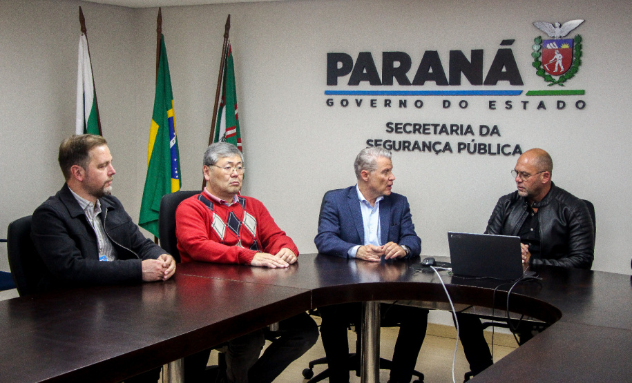 Secretário Hudson se reúne com equipe do Instituto Paranaense de Desenvolvimento Econômico e Social