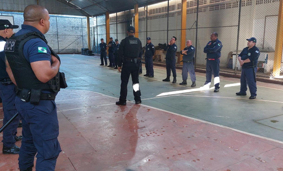 Policiais penais do Estado treinam 105 guardas patrimoniais de Cascavel