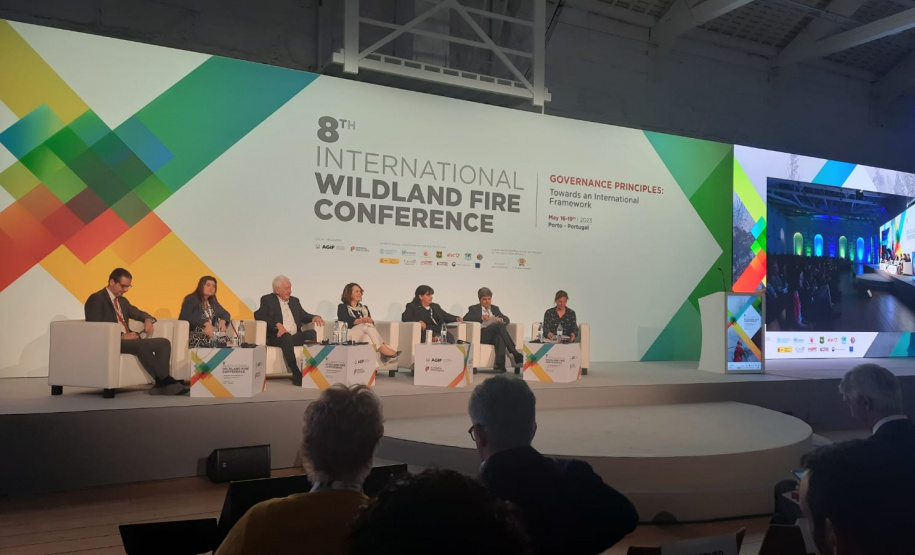 Representantes da Defesa Civil e do Corpo de Bombeiros participam de Conferência de Incêndios Florestais em Portugal