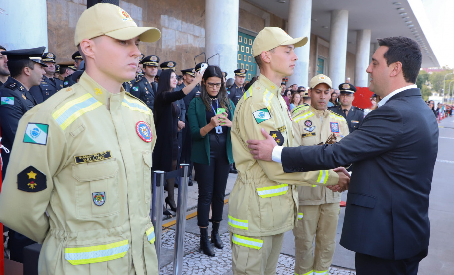 Na maior contratação em dez anos, 419 bombeiros se formam para atuar em todo o Paraná