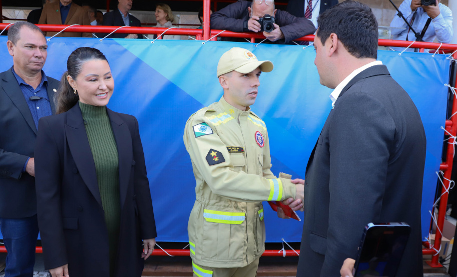 Na maior contratação em dez anos, 419 bombeiros se formam para atuar em todo o Paraná