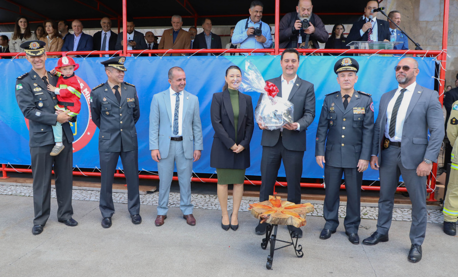 Na maior contratação em dez anos, 419 bombeiros se formam para atuar em todo o Paraná