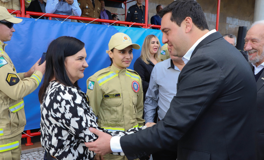 Na maior contratação em dez anos, 419 bombeiros se formam para atuar em todo o Paraná