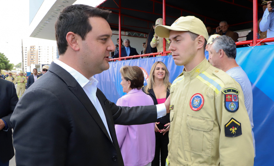 Na maior contratação em dez anos, 419 bombeiros se formam para atuar em todo o Paraná