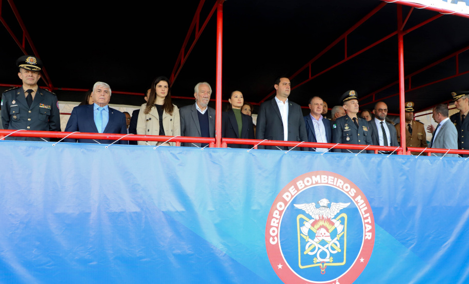 Na maior contratação em dez anos, 419 bombeiros se formam para atuar em todo o Paraná