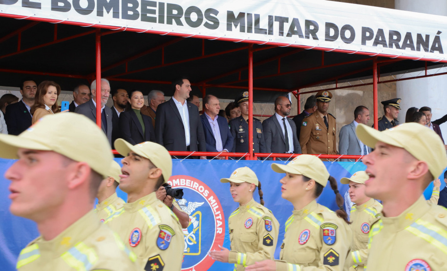 Na maior contratação em dez anos, 419 bombeiros se formam para atuar em todo o Paraná