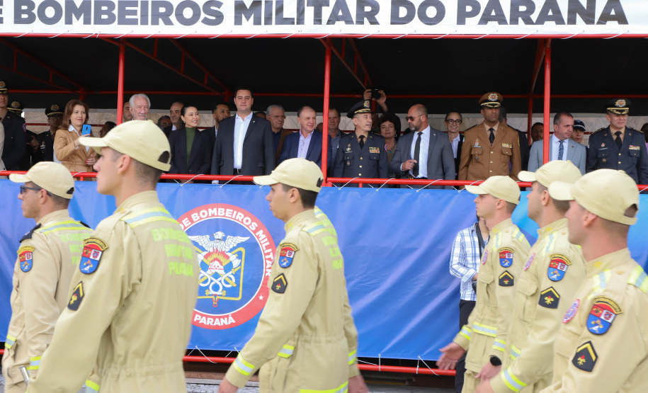 Na maior contratação em dez anos, 419 bombeiros se formam para atuar em todo o Paraná