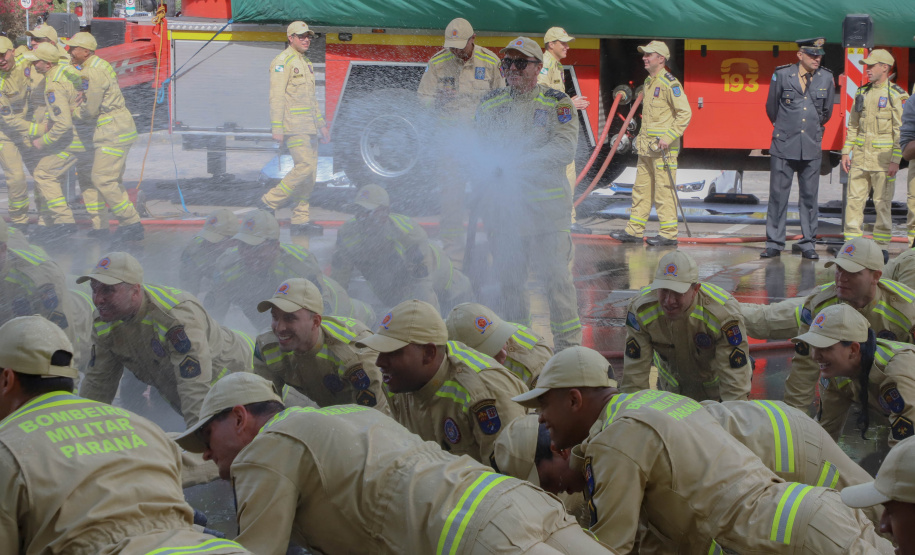 Na maior contratação em dez anos, 419 bombeiros se formam para atuar em todo o Paraná