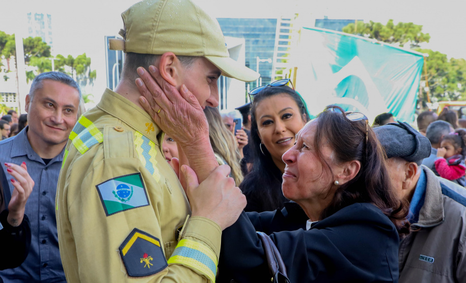 Na maior contratação em dez anos, 419 bombeiros se formam para atuar em todo o Paraná