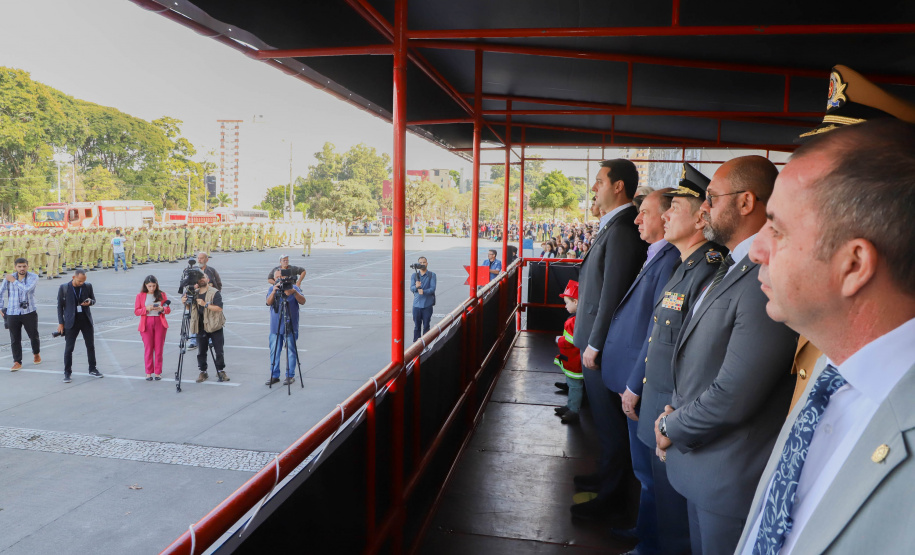 Na maior contratação em dez anos, 419 bombeiros se formam para atuar em todo o Paraná