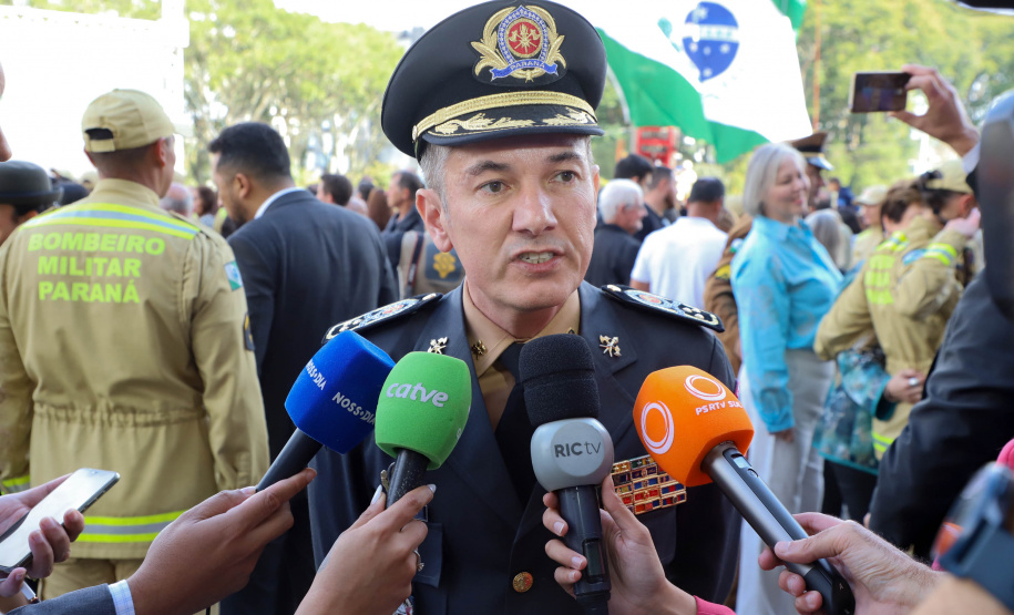 Na maior contratação em dez anos, 419 bombeiros se formam para atuar em todo o Paraná