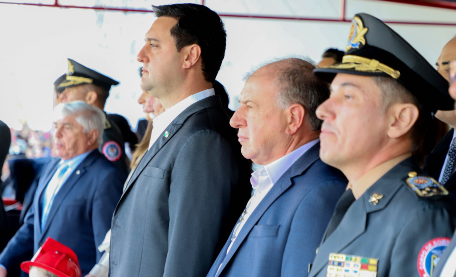 Na maior contratação em dez anos, 419 bombeiros se formam para atuar em todo o Paraná