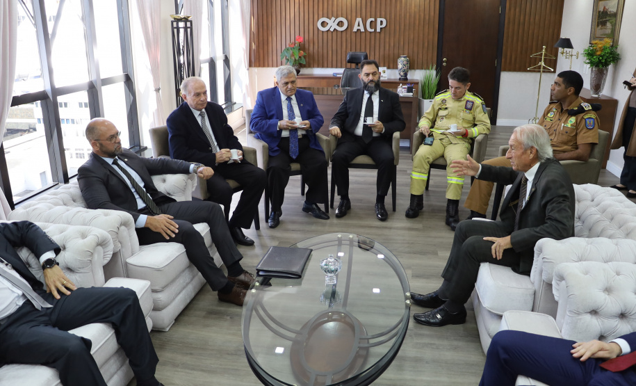 Segurança Pública se reúne com presidência da Associação Comercial do Paraná