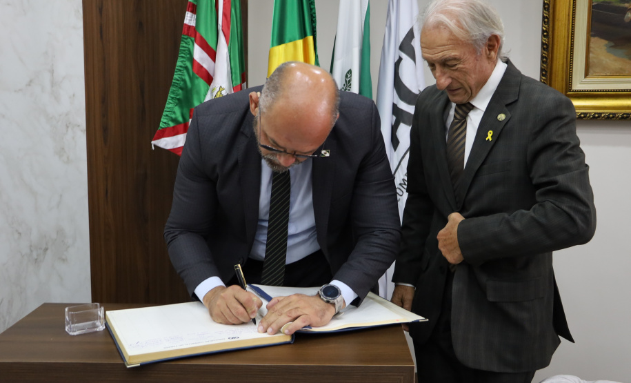 Segurança Pública se reúne com presidência da Associação Comercial do Paraná