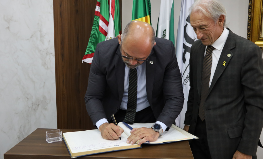 Segurança Pública se reúne com presidência da Associação Comercial do Paraná