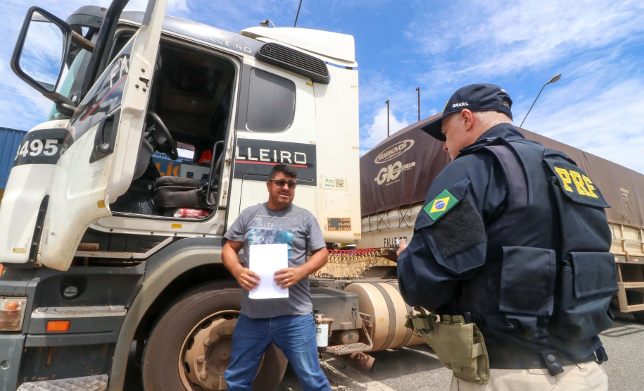Com operação nas estradas, Estado garantiu transporte seguro da safra e atendeu motoristas