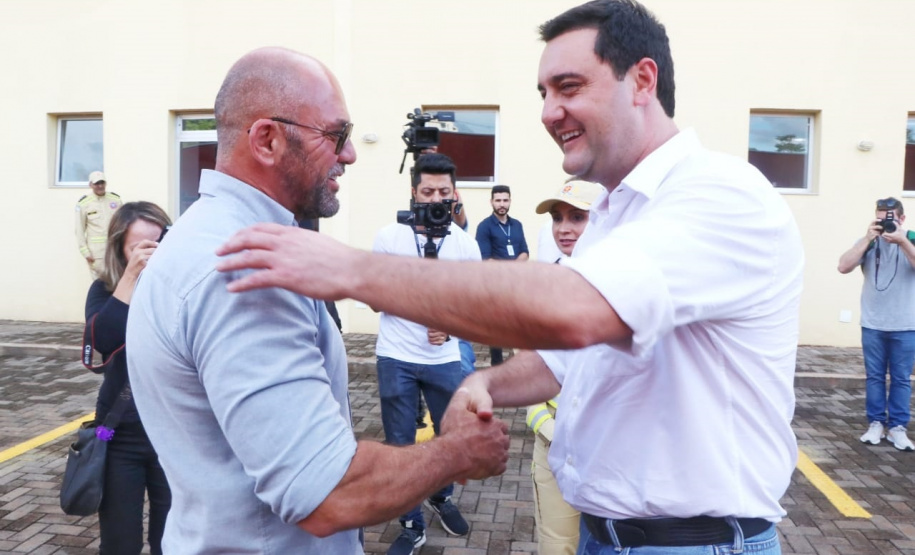 Governador inaugura sede do Corpo de Bombeiros e libera novos investimentos para Ivaiporã