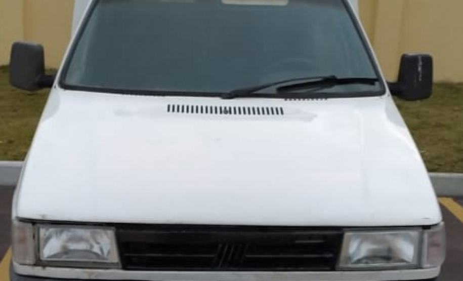 PM prende quatro pessoas em oficina que adulterava veículos na Região Metropolitana de Curitiba