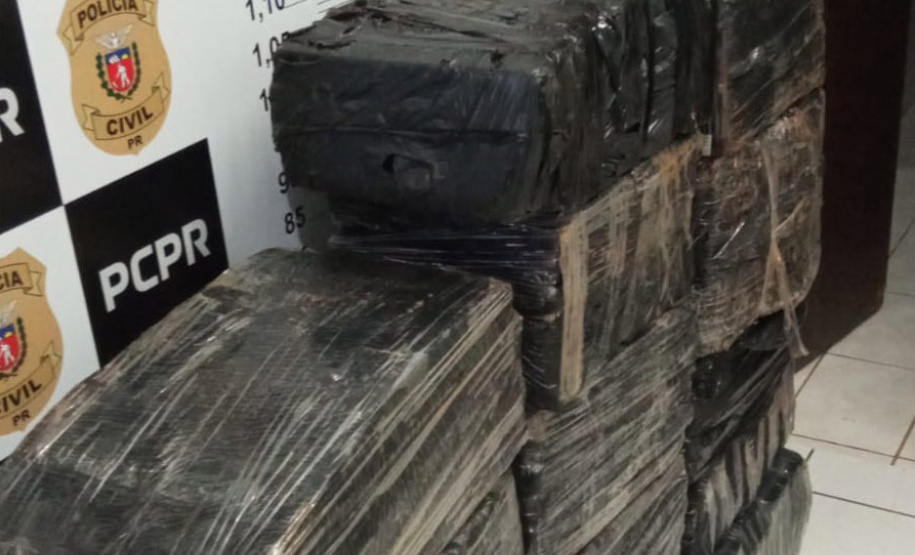 Polícia Militar e PRF prendem 4 pessoas com 308 quilos de drogas em Cornélio Procópio