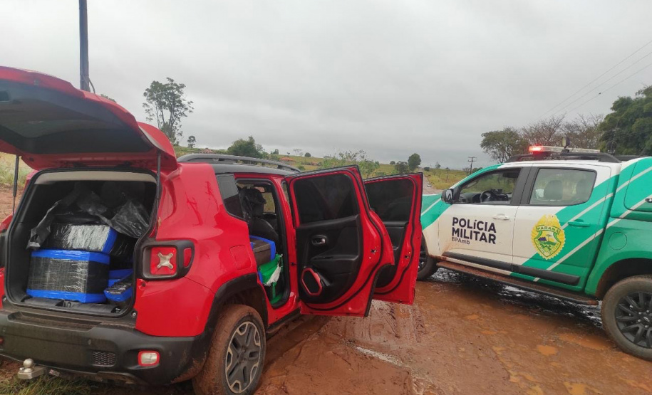 O Batalhão de Polícia Ambiental - Força Verde da Polícia Militar do Paraná apreendeu, nesta segunda-feira (12), mais de meia tonelada de drogas em Umuarama, na região Noroeste do Estado.
