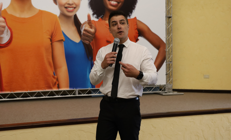 Para reduzir a violência doméstica e feminicídio, Paraná lança Programa Mulher Segura