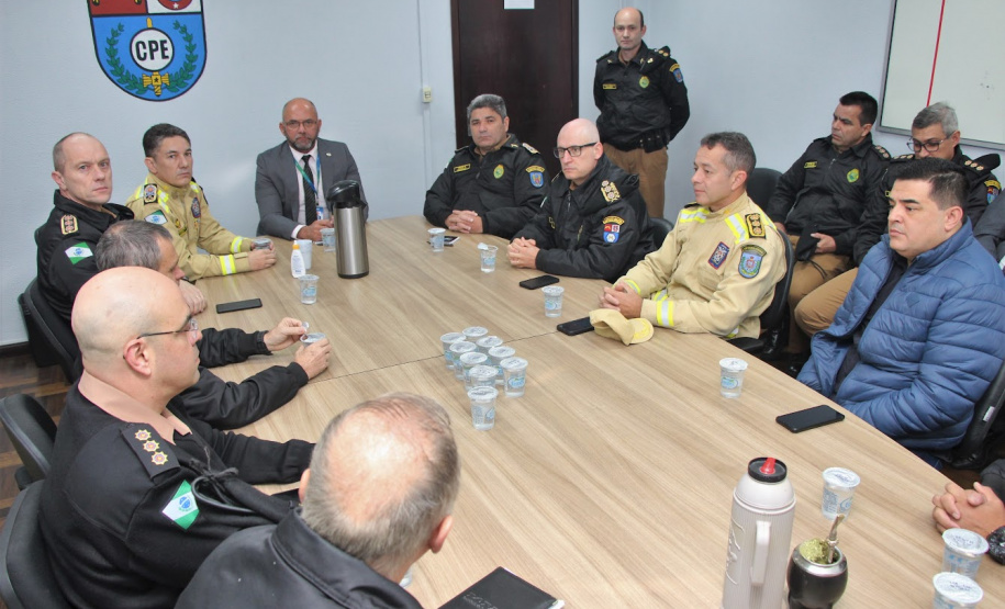 Secretário Hudson se reúne com alto comando da Polícia Militar e do Corpo de Bombeiros do Paraná