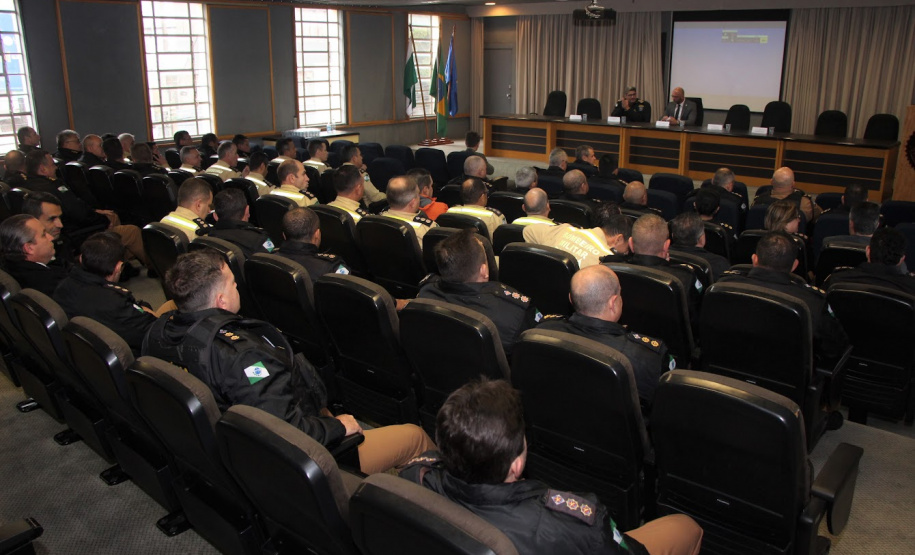 Secretário Hudson se reúne com alto comando da Polícia Militar e do Corpo de Bombeiros do Paraná