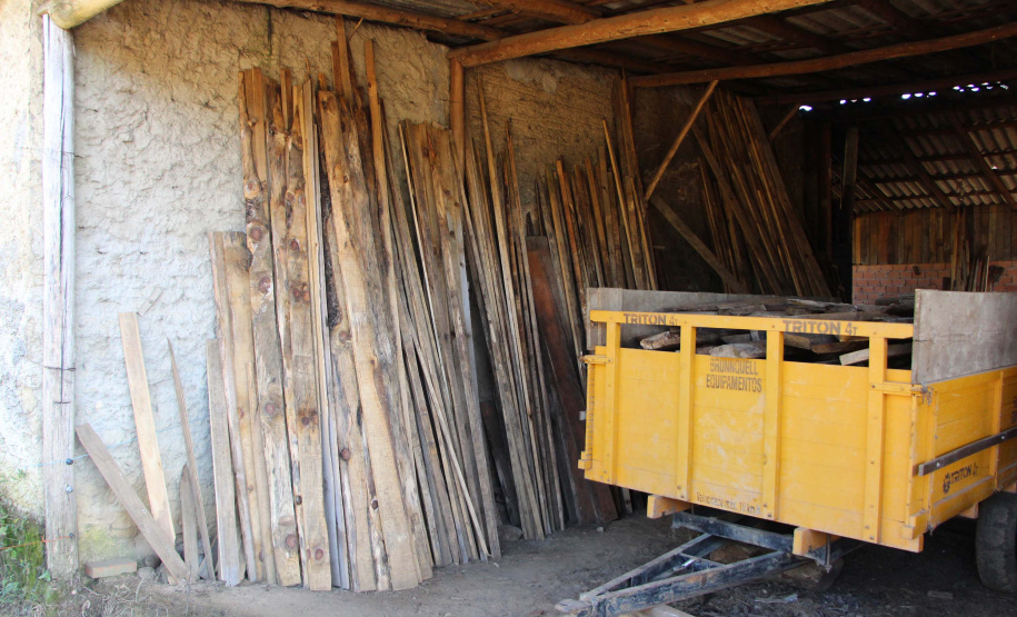 Polícia Militar apreende madeira ilegal durante operação no Sul do Paraná