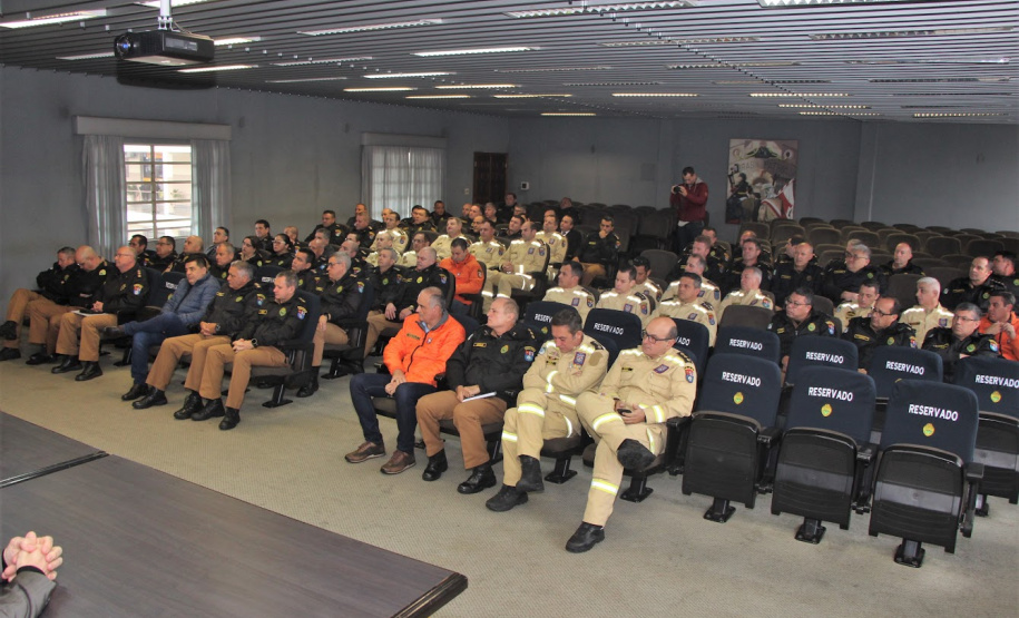 Secretário Hudson se reúne com alto comando da Polícia Militar e do Corpo de Bombeiros do Paraná