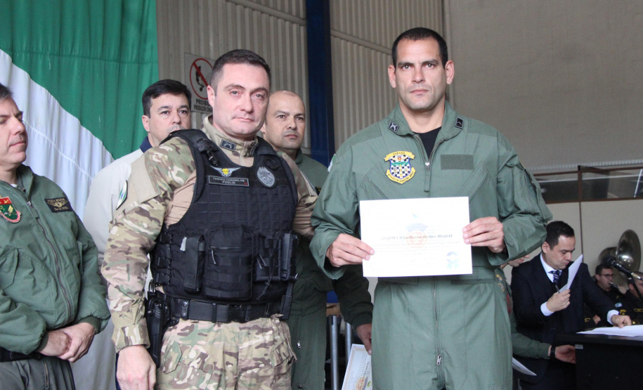 Unidade aérea da Polícia Militar forma novos operadores aerotáticos