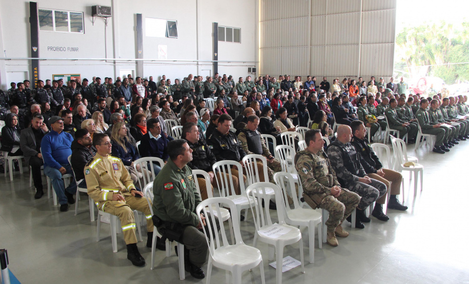 Unidade aérea da Polícia Militar forma novos operadores aerotáticos