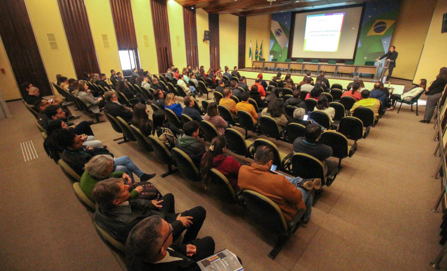 Abertura institucional do Junho Paraná sem Drogas reuniu servidores no auditório da Sesp