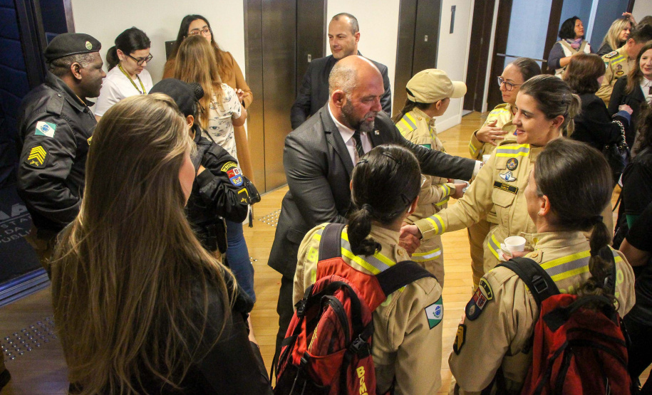 Para reduzir a violência doméstica e feminicídio, Paraná lança Programa Mulher Segura