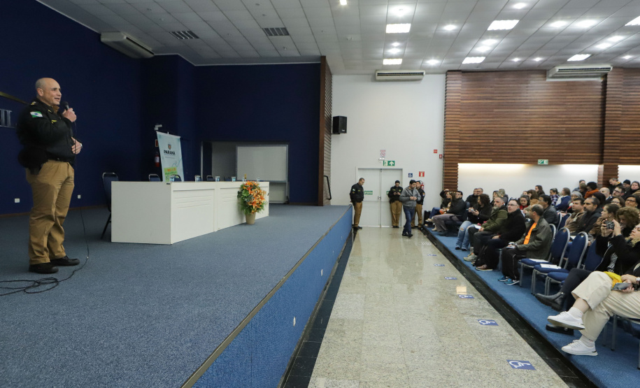 Professores, pedagogos e funcionários fazem simulado de segurança nas escolas do Paraná