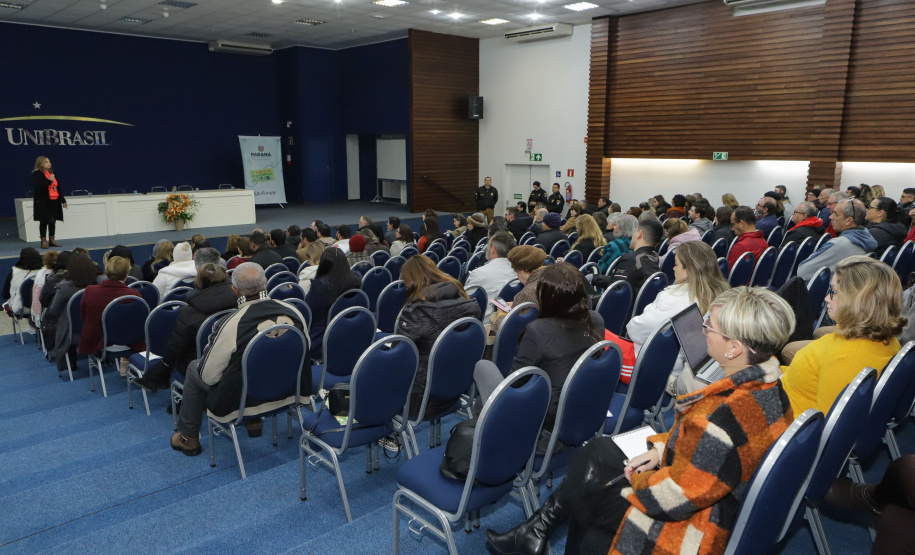 Professores, pedagogos e funcionários fazem simulado de segurança nas escolas do Paraná
