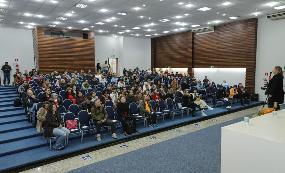 Professores, pedagogos e funcionários fazem simulado de segurança nas escolas do Paraná